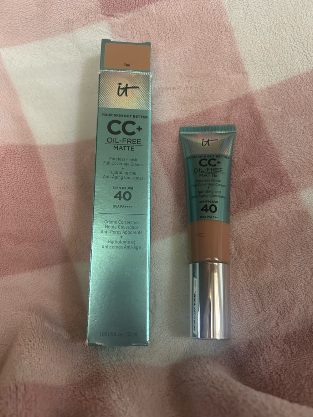 it cosmetics CC+ Oil-Free Matte Cream SPF 40 - Tan